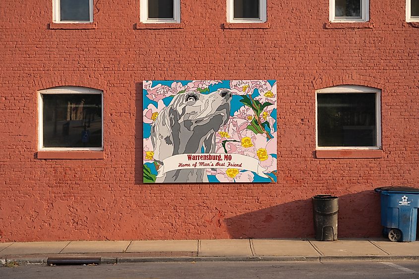 Warrensburg, Missouri - July 8, 2023: a mural of the dog Old Drum, "Home of Man's Best Friend."
