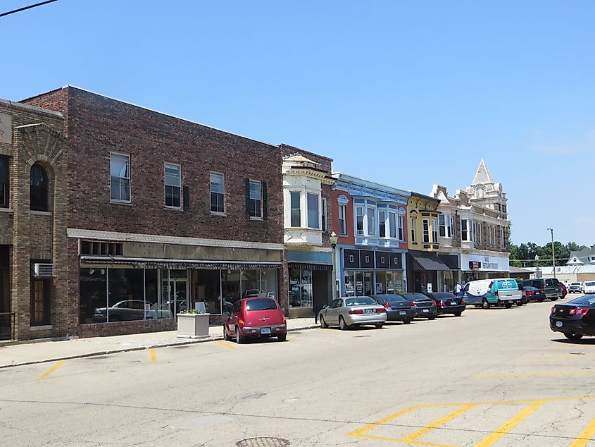 Illinois Avenue in Mendota, Illinois.
