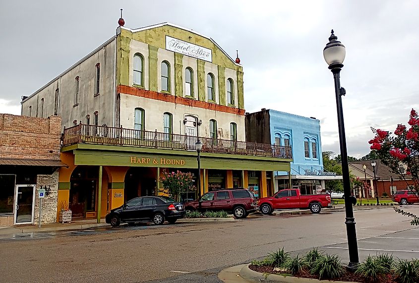 Ellisville, Mississippi. By Paul Lowry - CC BY 2.0, Wikimedia Commons.