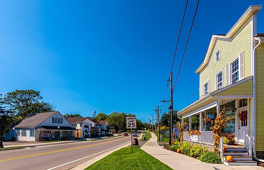  Historical Long Grove Town view in Illinois State, via Nejdet Duzen / Shutterstock.com