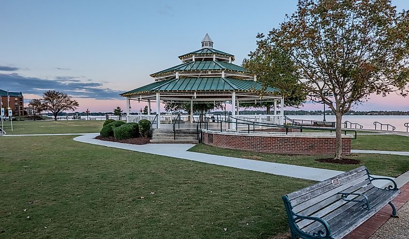 New Bern, North Carolina town riverfront scenes