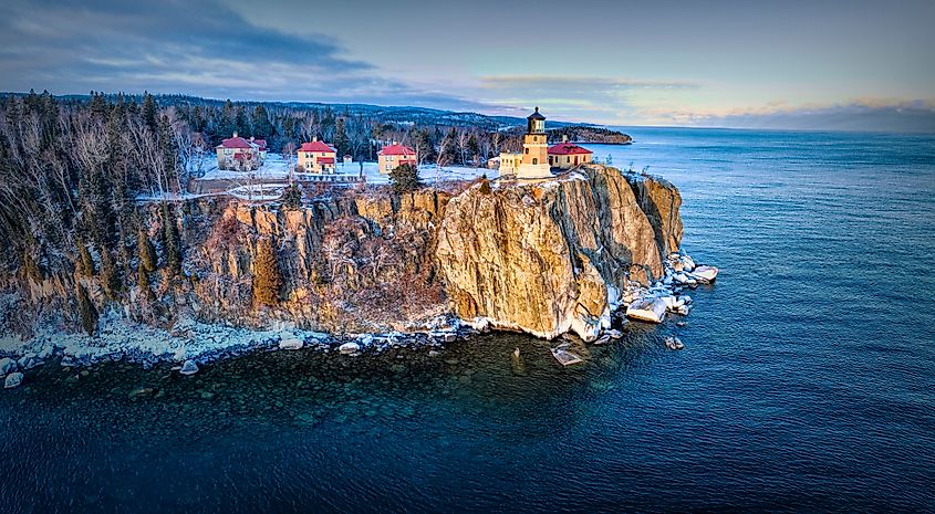Split Rock Lighthouse over Lake Superior. The light hosue was built after the Mataafa Storm in 1910. Credit: Randy Kostichka/Shutterstock.com