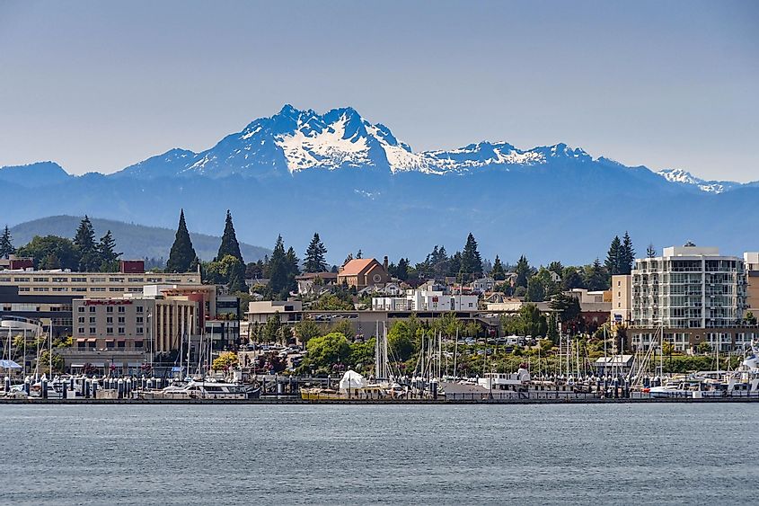 Wide angle view of the marina and waterfront in Bremerton, via Ceri Breeze / Shutterstock.com