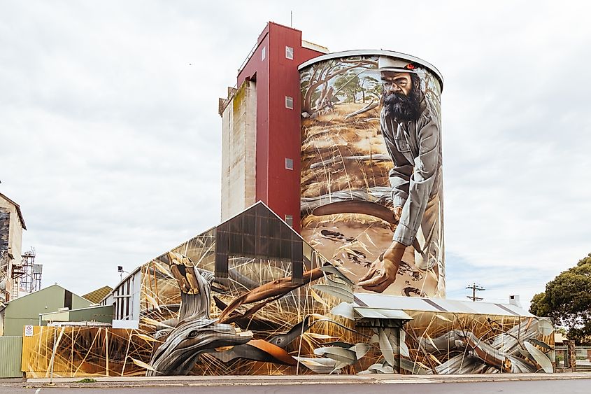 HORSHAM, AUSTRALIA - SEPTEMBER 26 2025: Horsham silo mural on the Silo Art Trail on a spring day in the Wimmera Mallee region of Victoria, Australia