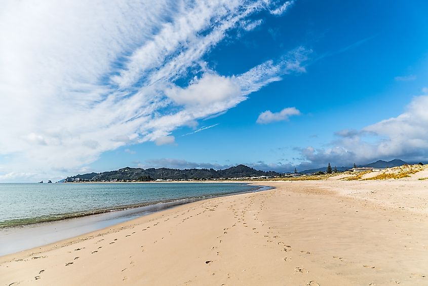 Whangamatā Beach, by Whangamatā, New Zealand.