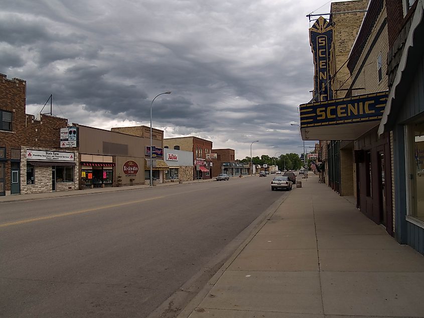  Lisbon, North Dakota, downtown. Image credit Andrew Filer (In memoriam afiler) via Wikimedia Commons