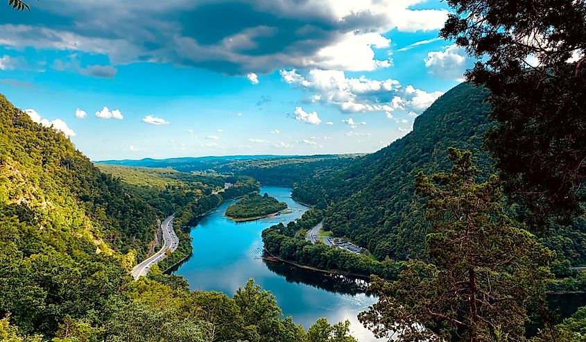 Delaware Water Gap National Recreation Area get on a stretch of the River on the New Jersey and Pennsylvania border