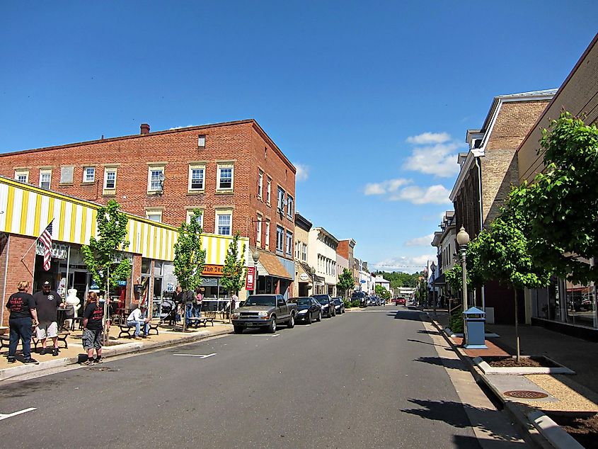 Front Royal, Virginia: East Main Street view.