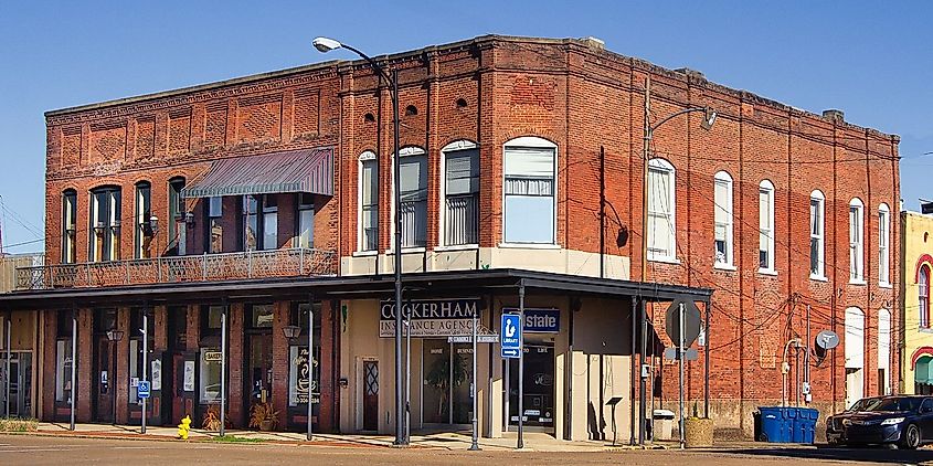 Downtown Aberdeen, Mississippi. Image credit rossograph, CC BY-SA 4.0, via Wikimedia Commons