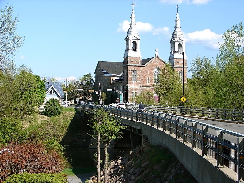 The church of Sainte-Madeleine-de-Rigaud.