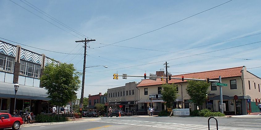 The intersection of Laurel and Carroll Avenues, By Farragutful