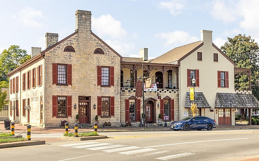 Bardstown, Kentucky: The Old Talbott Tavern, established in 1779, is known as one of the oldest and most famous resting spots due to its central location.