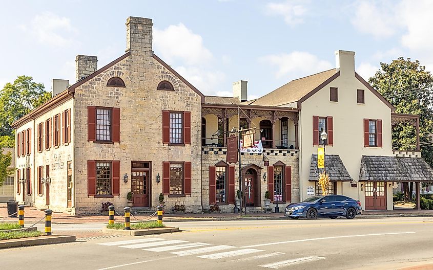 Bardstwon, Kentucky, USA. Editorial credit: Ryan_hoel / Shutterstock.com