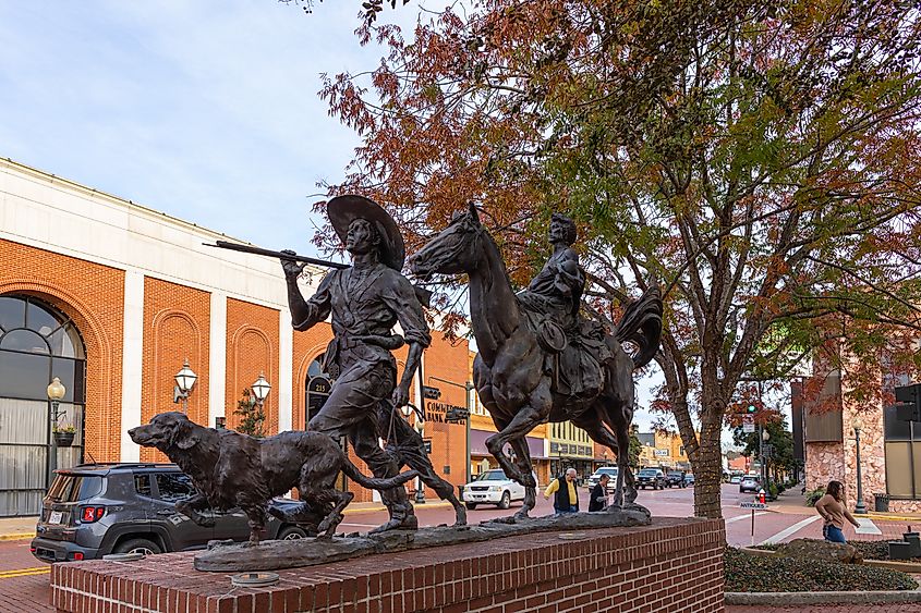 The Gateway statue by Michael Boyett, honoring the first settlers of Texas in Nacogdoches, Texas. 