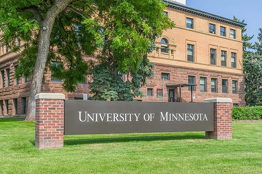 Entrance sign and Wulling Hall on the campus of the University of Minnesota. Editorial credit: Ken Wolter / Shutterstock.com