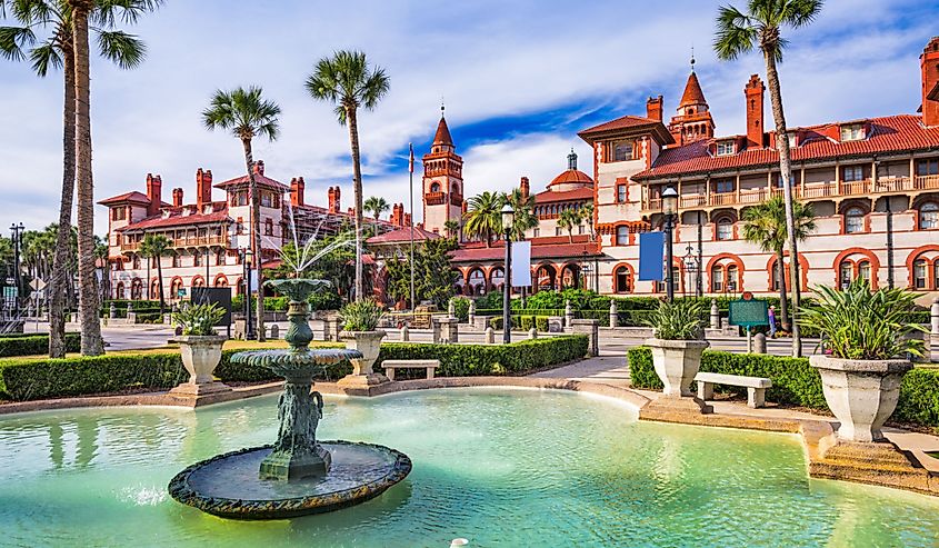 St. Augustine, Florida, US town square and fountain.