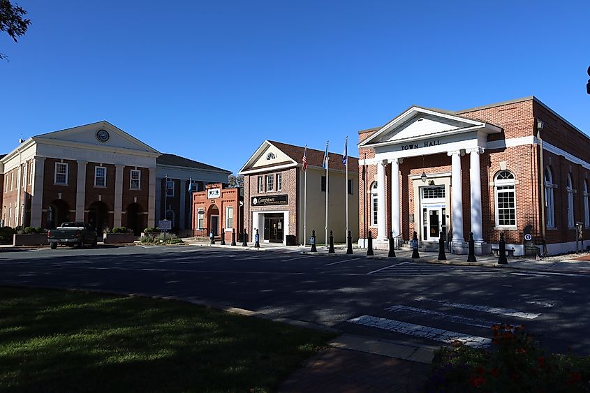 Buildings on the Circle including the Court of Chancery and Town Hall.