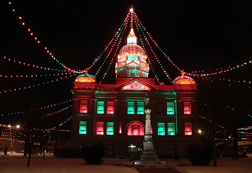 Christmas lights in Minden's courthouse square