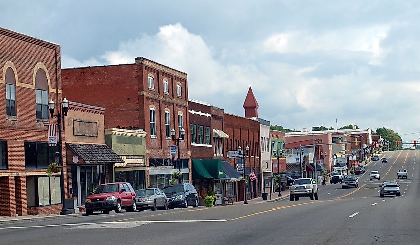 Downtown street in Etowah, Tennessee.