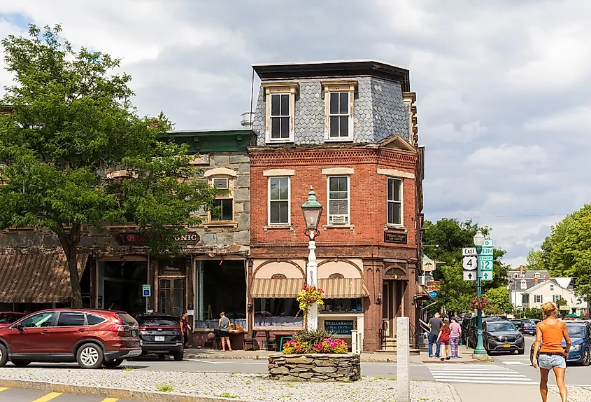 Downtown historic street in Woodstock, Vermont. Image credit hw22 via Shutterstock.