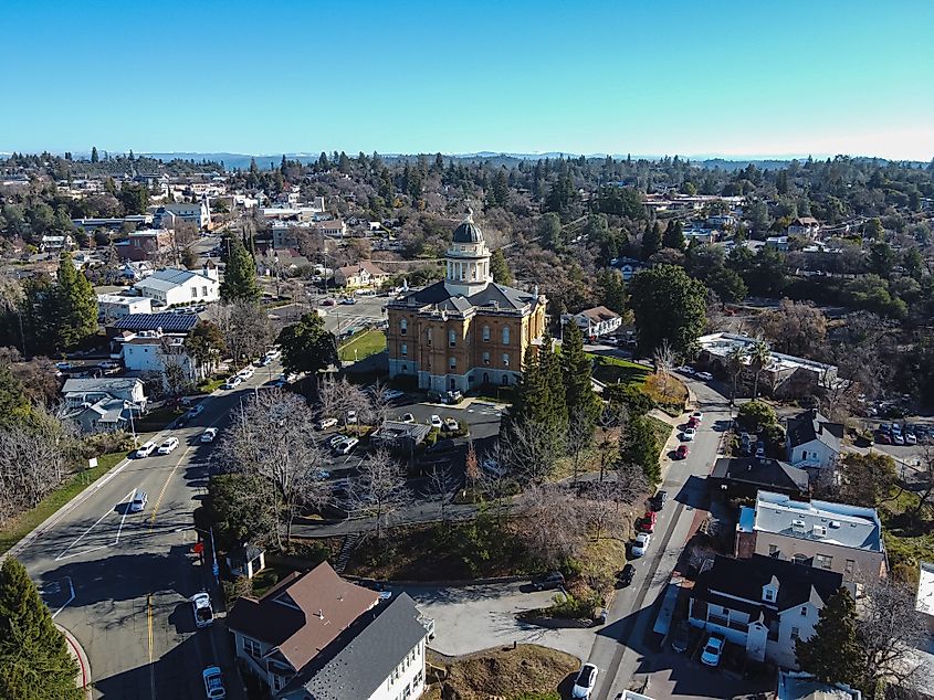 The historic courthouse in Auburn, California, with a clear winter sky backdrop.