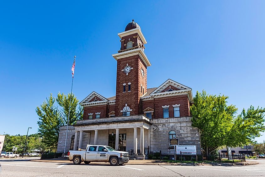 Historic Butler County Courthouse in Greenville, Alabama. Image credit: JNix / Shutterstock.com
