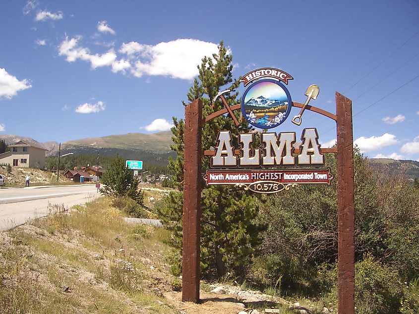 the signpost for Alma Colorado