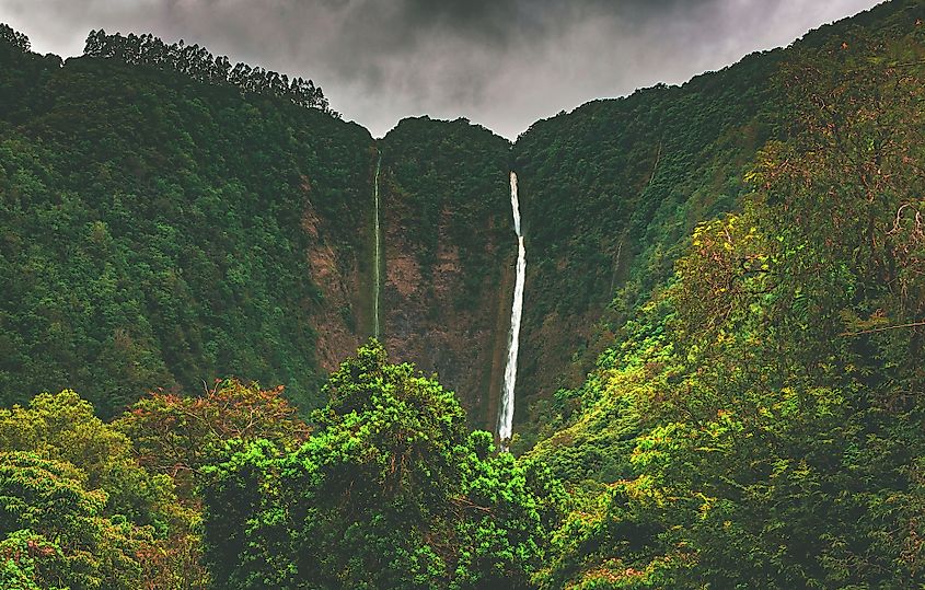 Hiilawe Falls, the biggest and tallest waterfall in Hawaii