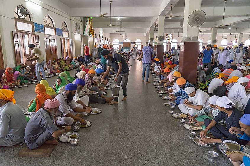 langar in Golden Temple