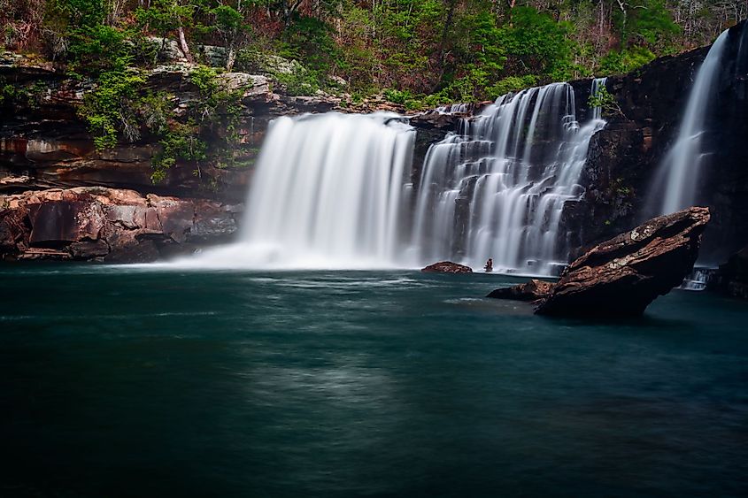 A close view of the Little River Falls, Alabama