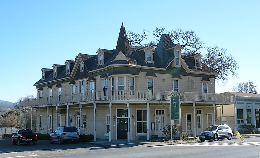 An old hotel by the side of 101 Redwood Highway in Hopland, California