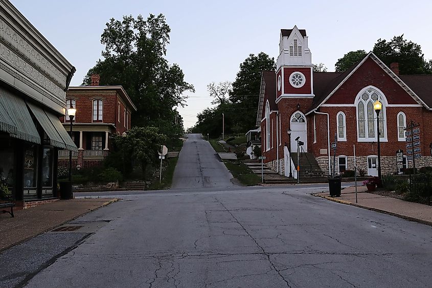 Clarksville, Arkansas. By Paul Sableman - CC BY 2.0, https://commons.wikimedia.org/w/index.php?curid=70030233