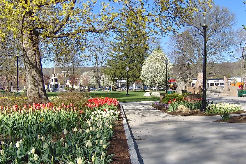Beautiful Coe Memorial Park is located in the 'heart' of a small city named Torrington in Connecticut, USA.