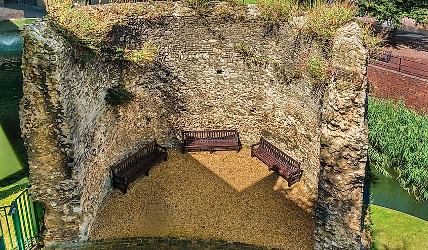 London Wall, built to protect the Roman settlement of Londinium in the second - third century.