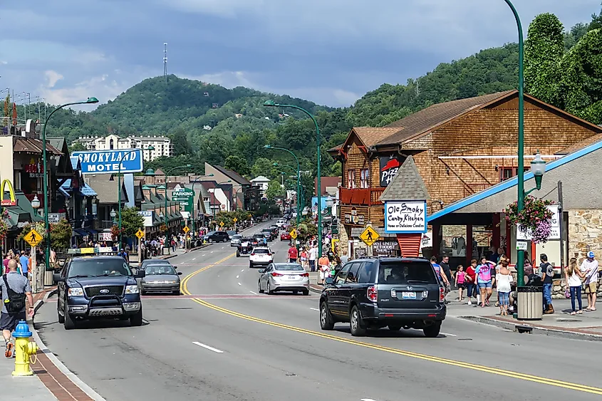 Street view in Gatlinburg, Tennessee, via Miro Vrlik Photography / Shutterstock.com