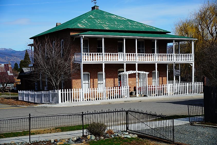 Etna, California: The Historic Collier Hotel Vacation Rental in Etna CA.