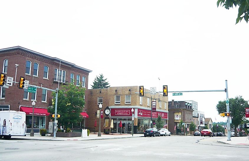 Main street in Somerset, Pennsylvania, via By Canadian2006 - Own work, CC BY-SA 3.0, https://commons.wikimedia.org/w/index.php?curid=20559853