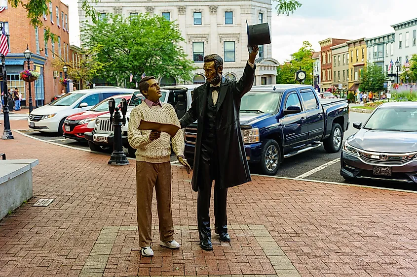 The President Lincoln statue in Lincoln Square, Gettysburg, Pennsylvania.