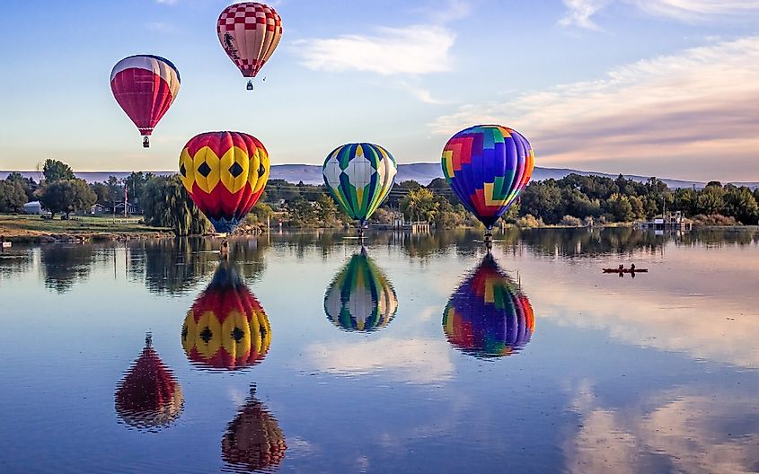 The 25th Annual Great Prosser Balloon Rally. Giant balloons fly over Yakima river