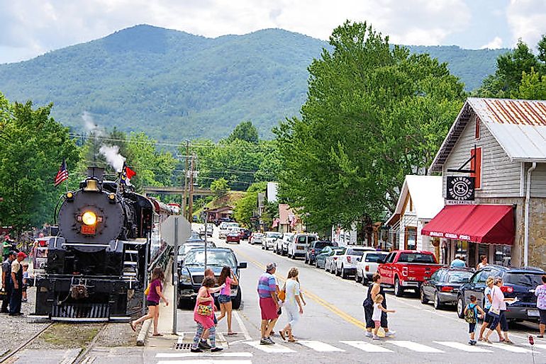 View of downtown Dillsboro, via https://www.romanticasheville.com/dillsboro.htm