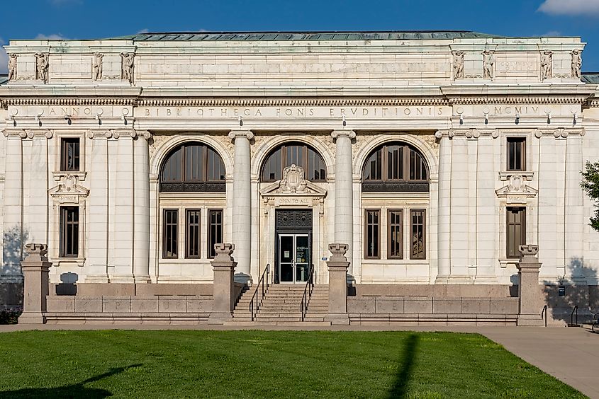Photo Credit: WikimediaCommons. The Carnegie plaza entrance from Grant Avenue to the Columbus Metropolitan Library.