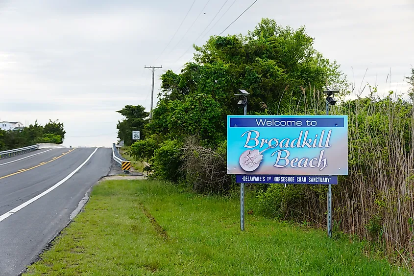 The welcome sign and entrance into Broadkill Beach.