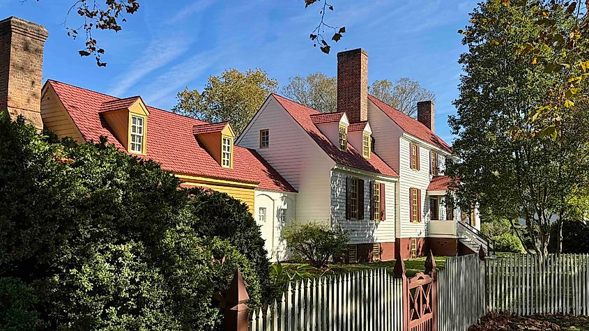 Williamsburg house in the fall photo by Bryan Dearsley