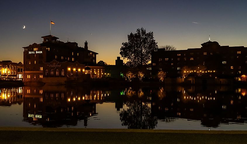 Saint Charles, Illinois view at dusk