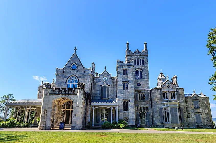 Lyndhurst mansion in Tarrytown, NY, USA. Editorial credit: Alexander Friedman / Shutterstock.com