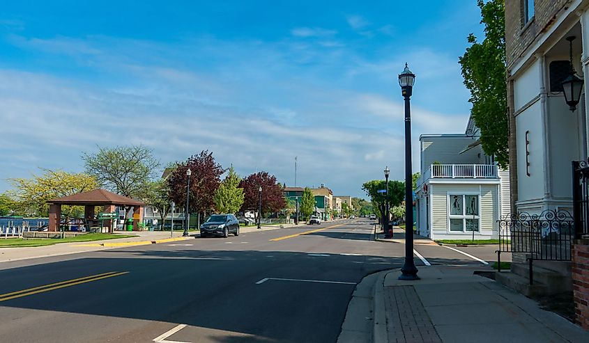 Street view of the small Midwest resort town of Pentwater, Michigan.