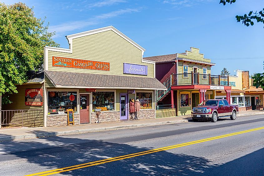 A Western-style storefront street in Sisters, Oregon.