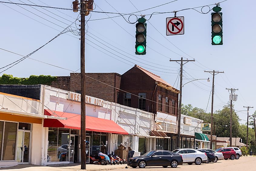 Afternoon sun shines on the historic city center of downtown Tallulah.