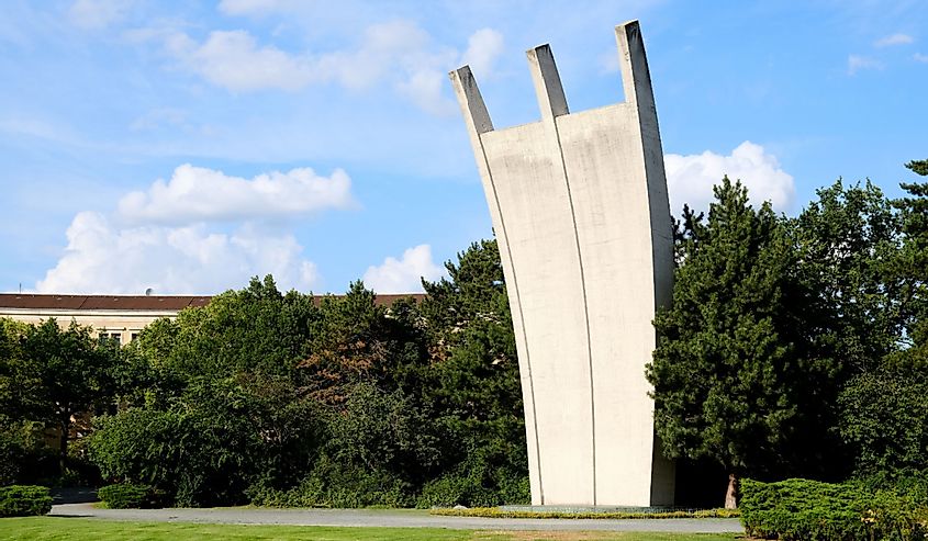 Monument commemorating the airlift during the Berlin blockade in 1948.