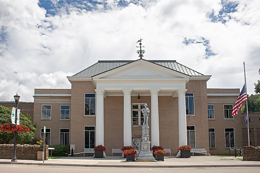 ourthouse on Main Street in Tazewell, VA.